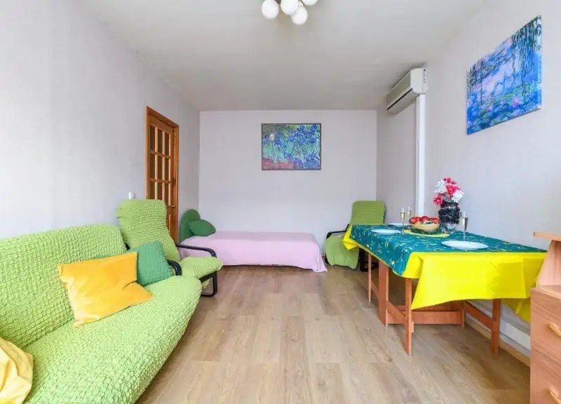 SUTKI RENT НА НОВОЧЕРКАССКОМ