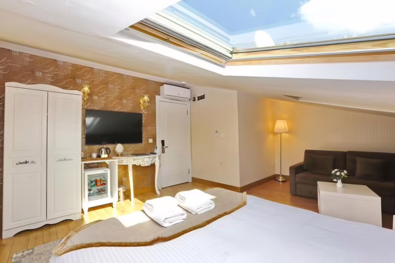 DIAMOND ROYAL HOTEL