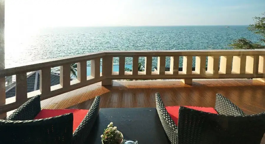 GOLDEN CLIFF HOUSE