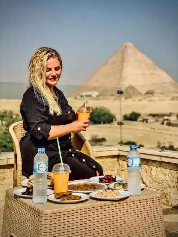 SAHARA PYRAMIDS INN