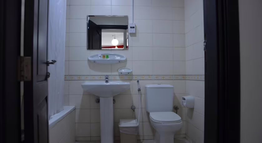HIGH END HOTEL APARTMENTS LCC