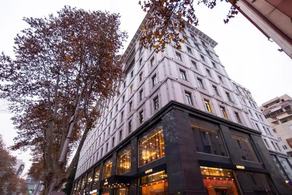 GALLERY ART HOTEL