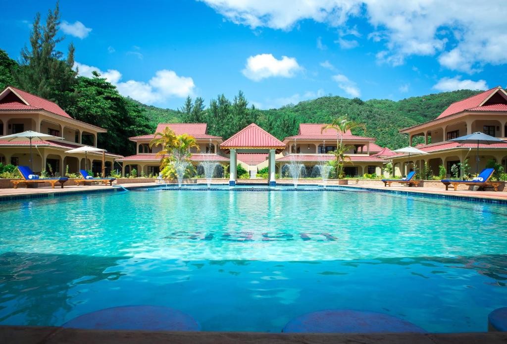 OASIS HOTEL RESTAURANT & SPA