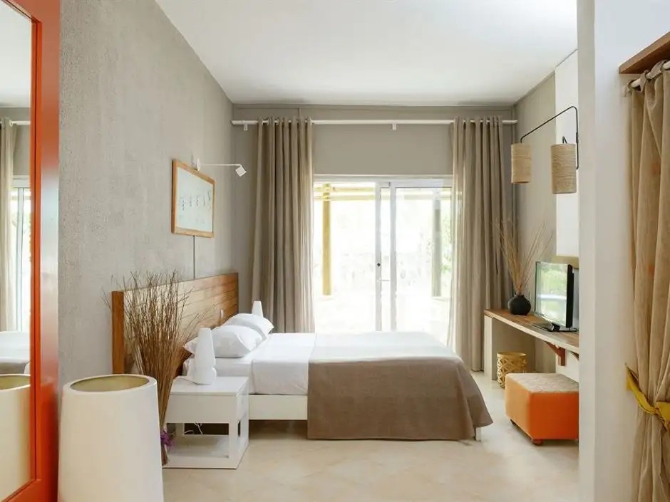 FRIDAY ATTITUDE (EX. LE BOUGAINVILLE)