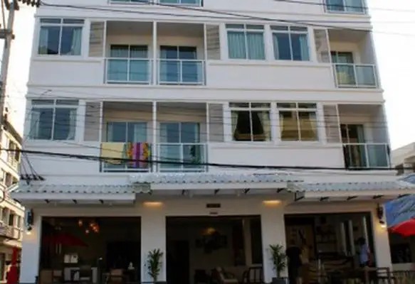 HOME 8 HOTEL