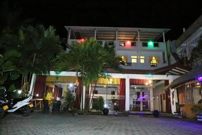 NEW GOLDEN BAY RESORT