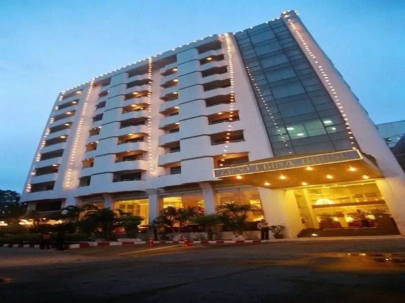 EBINA HOUSE
