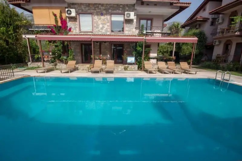 VIRA APART HOTEL & SUITES