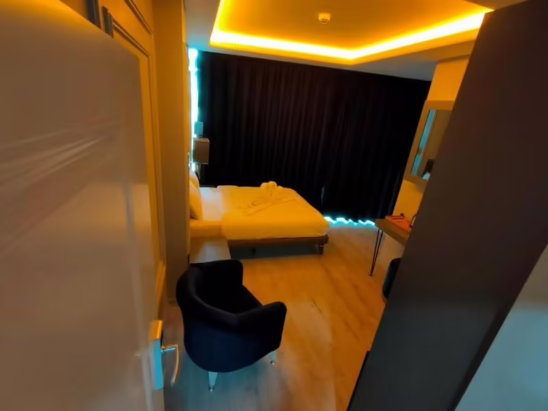 LOFT AIRPORT HOTEL