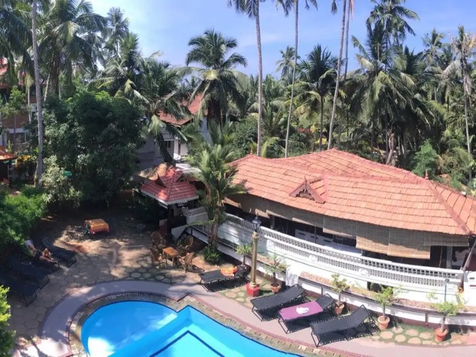 GOLDEN SANDS BEACH RESORT