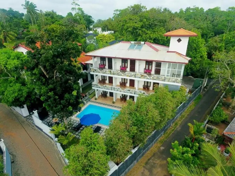 VILLA DE WHITE SAMBUR