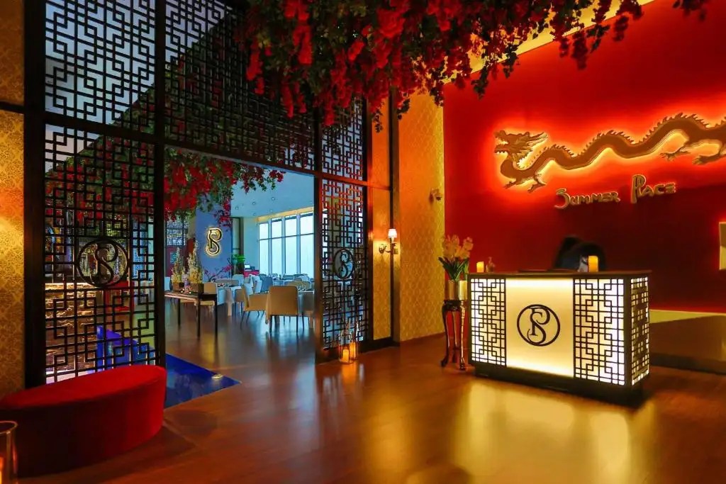 V HOTEL CURIO COLLECTION BY HILTON