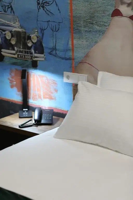 THEORY HOTEL
