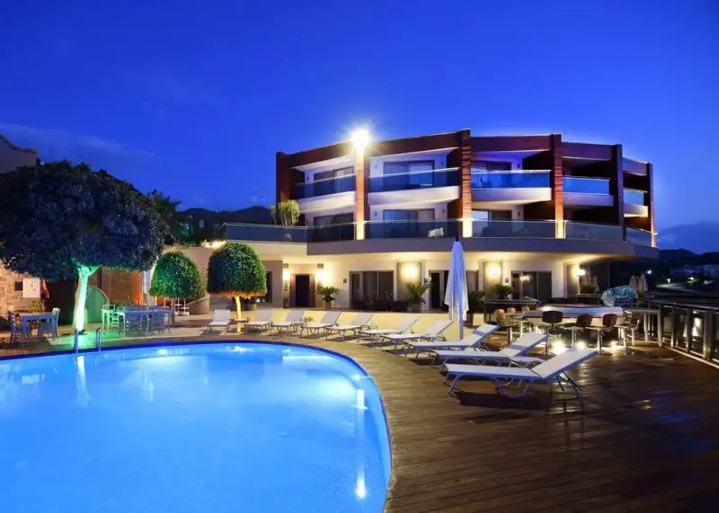 TEMENOS LUXURY SUITES HOTEL & SPA