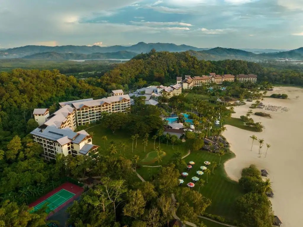 SHANGRI-LA'S RASA RIA RESORT