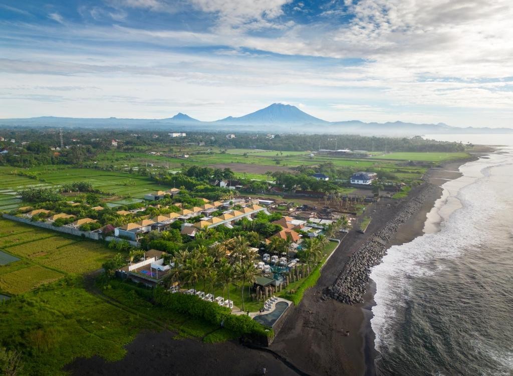 THE ROYAL PURNAMA
