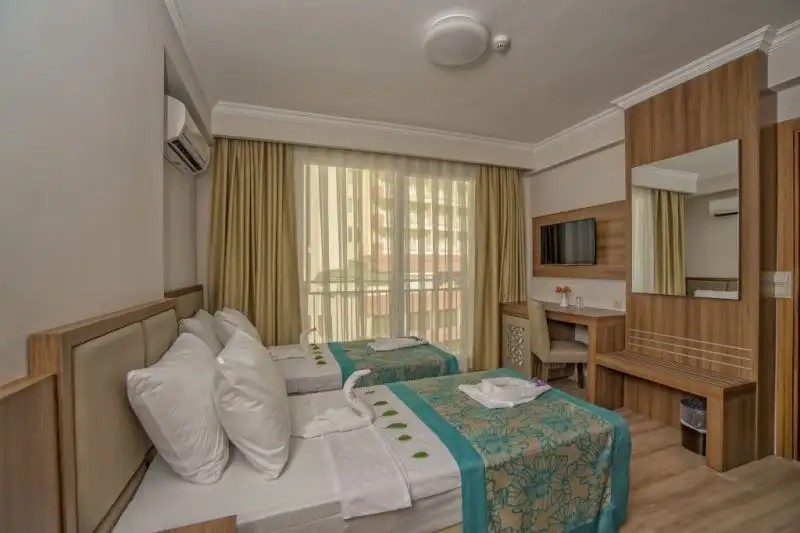 HOTEL MANDALIN