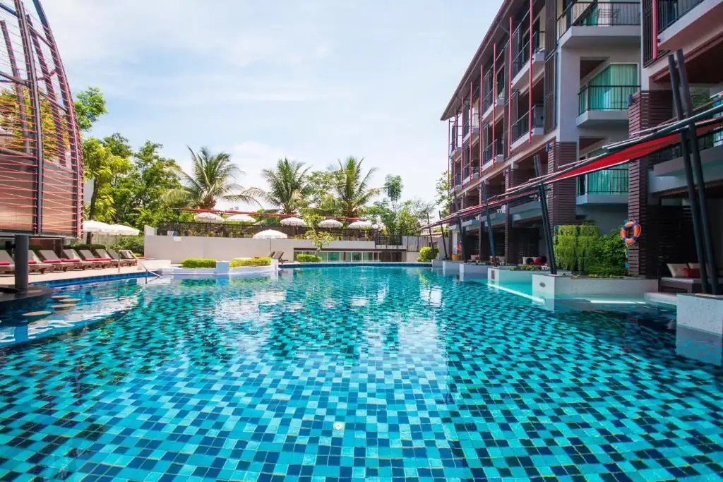 RED GINGER CHIC RESORT