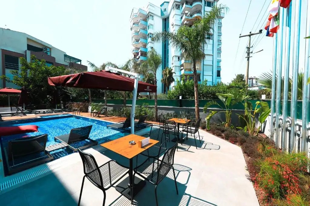 LAREN SEASIDE HOTEL & SPA (EX.LAREN BUSINESS HOTEL & SPA)