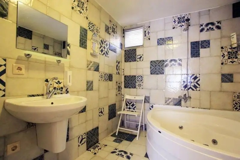 ZEBRA HOMES HOTEL